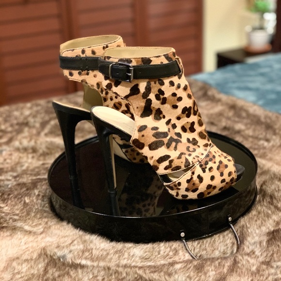 Kenneth Cole Booties - Size 7.5 - Picture 3 of 6